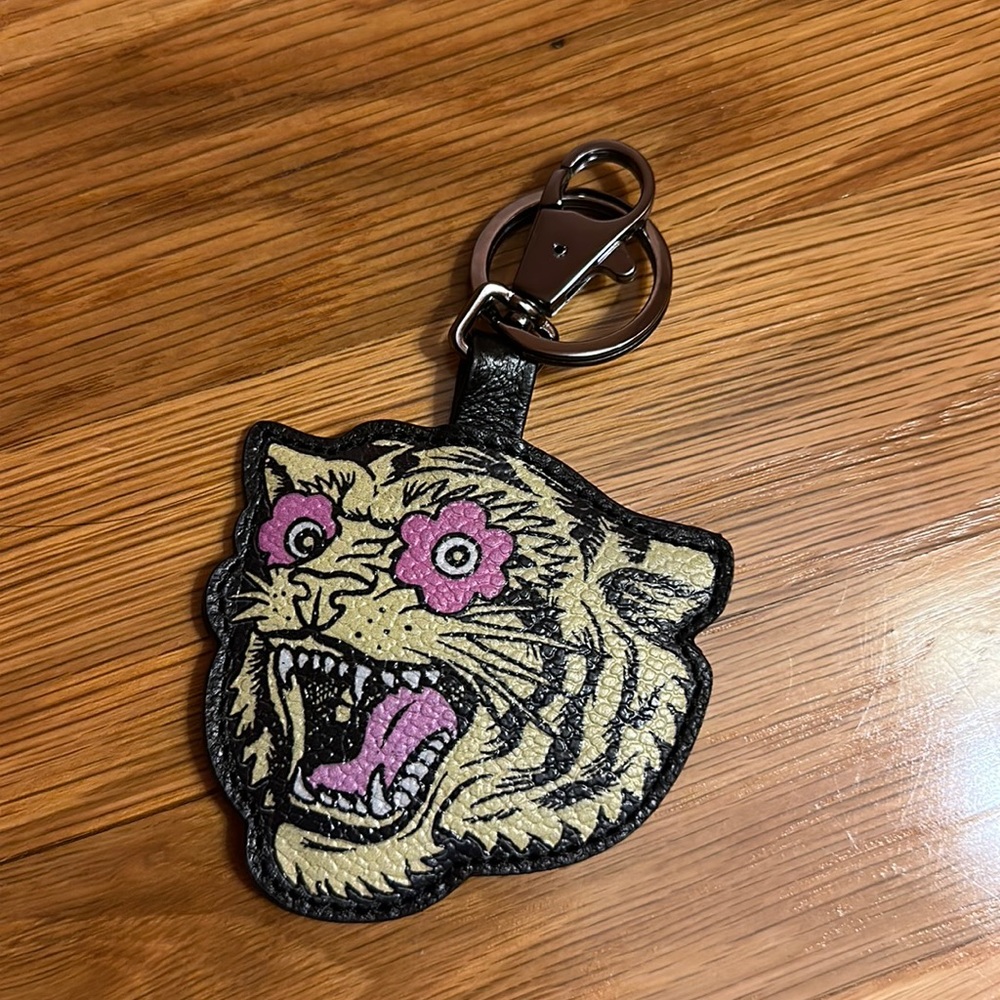 Min & Mon Tiger Power Herocity Keychain Charm